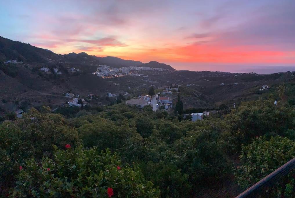 Villa En Frigiliana Con Piscina, Jacuzzi Y Espectaculares Vistas 외부 사진