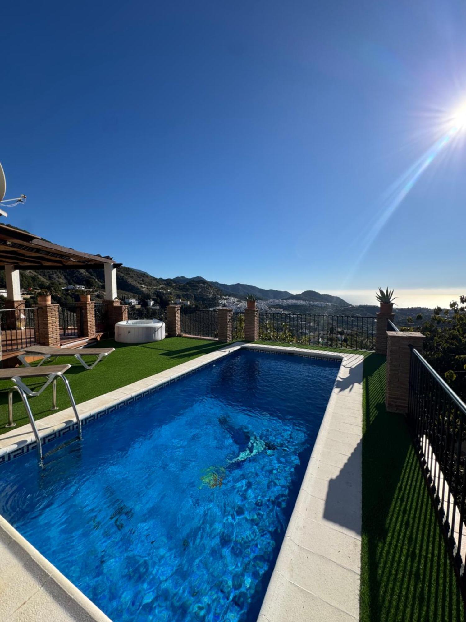 Villa En Frigiliana Con Piscina, Jacuzzi Y Espectaculares Vistas 외부 사진